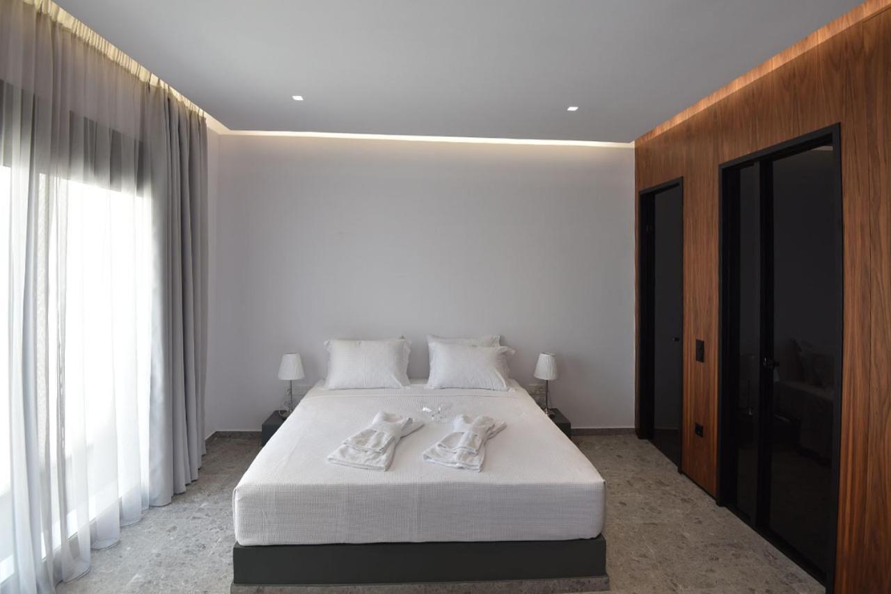 Rose N Stone, King, Luxury Apartment Tinos